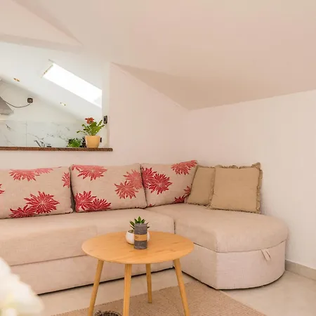 Apartment Mustel Travel *